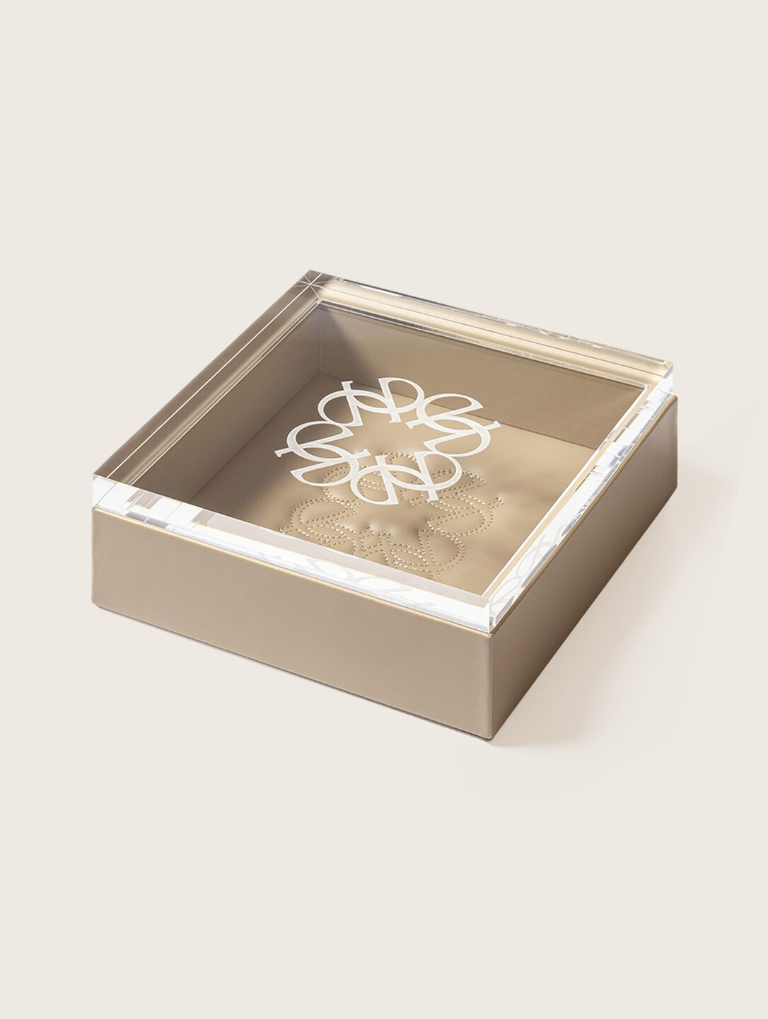 ECUSSON Box Square Image 1