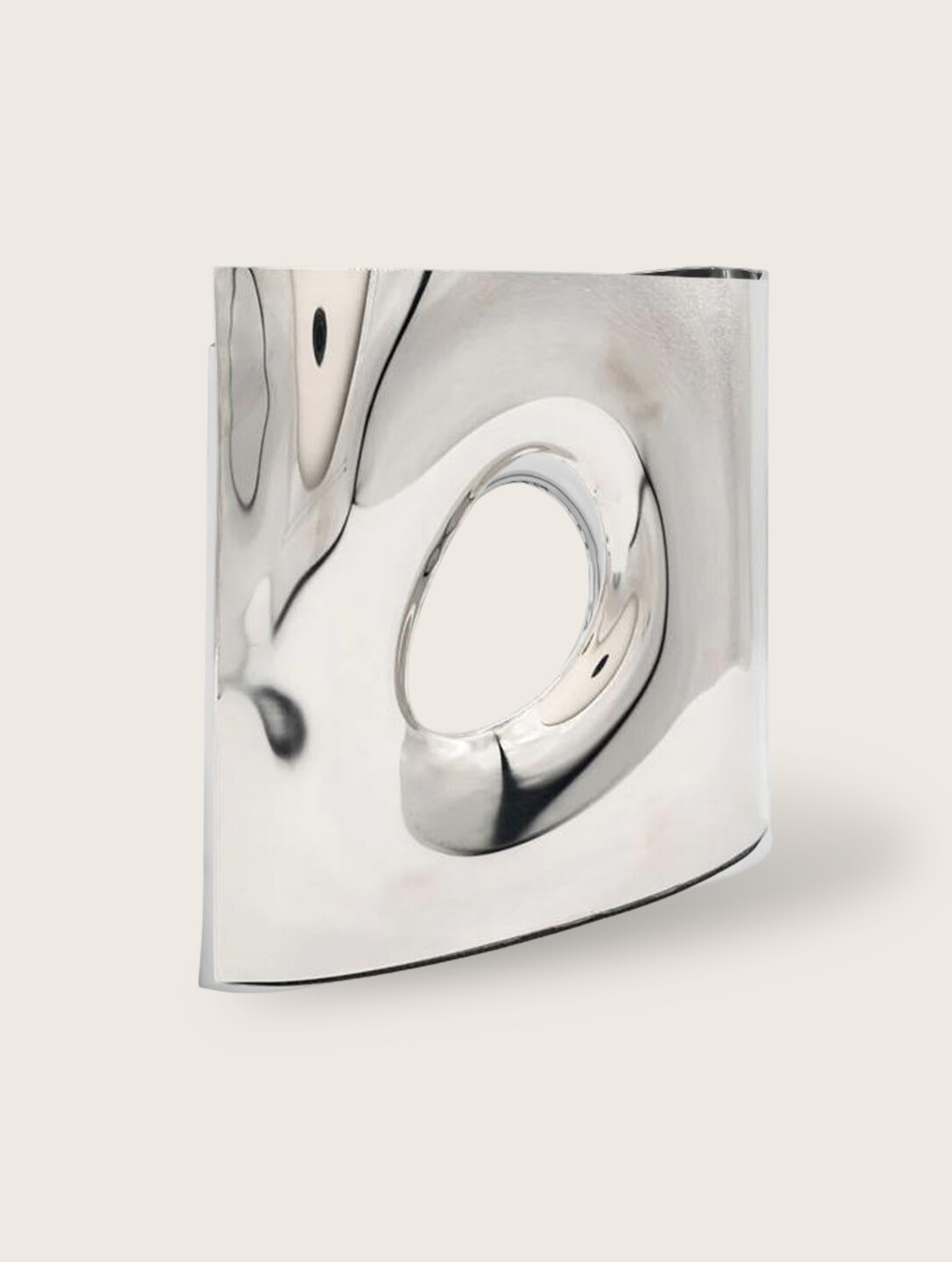 Karava Vase Image 1